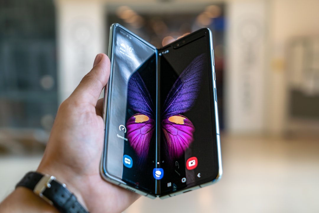 Gambar tablet iQOO Pad6 Pro yang menampilkan grafis game 4K yang memukau di layarnya.