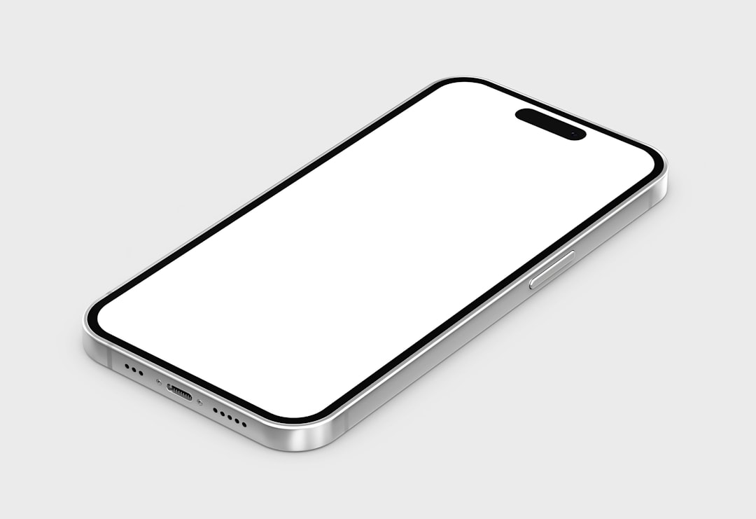 Dua smartphone, OnePlus Nord CE 6 dan Samsung Galaxy A57, ditampilkan berdampingan di atas meja dengan latar belakang buram, siap untuk perbandingan.