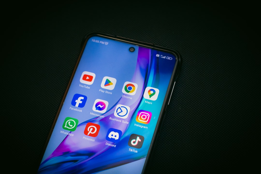 Gambar smartphone Vivo Y600 Turbo dengan layar penuh yang modern