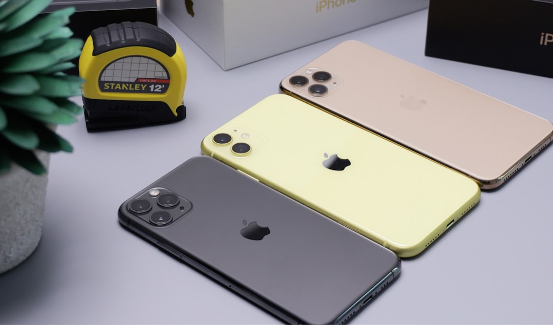 Render konsep Xiaomi 17 Max dengan layar melengkung dan susunan kamera belakang premium