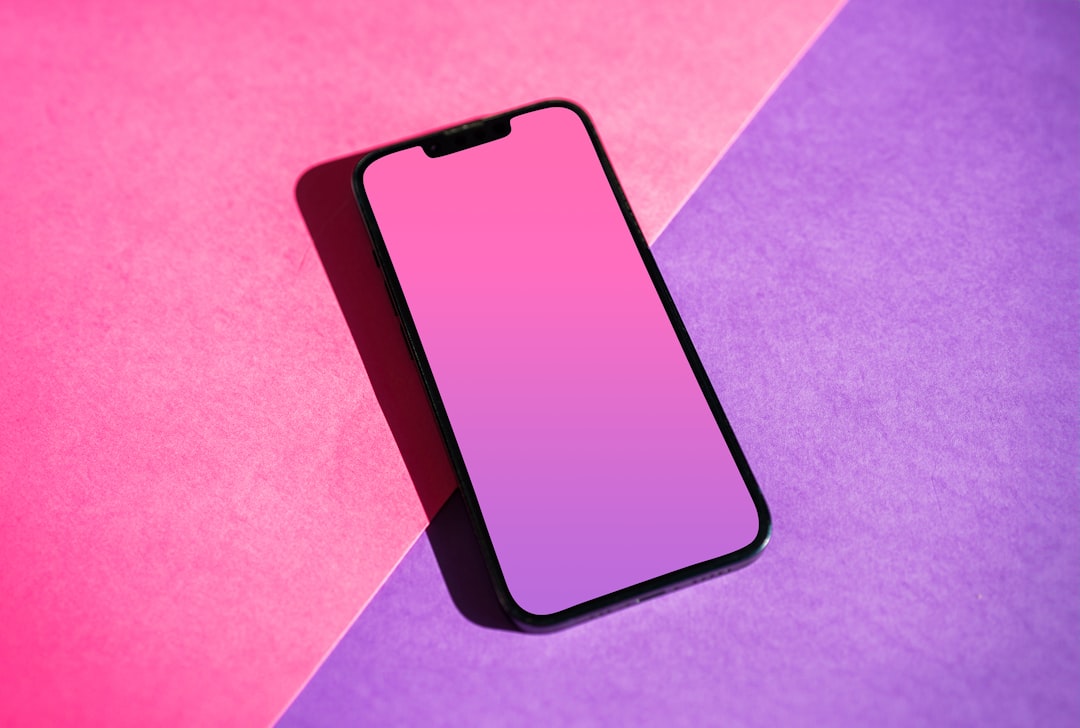 Ilustrasi render smartphone Xiaomi 17 Max berwarna gelap, menunjukkan desain modern dan layar imersif, menyoroti kapasitas baterai jumbo.